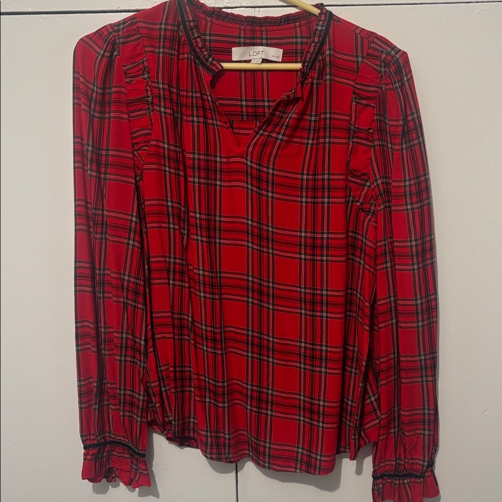 Loft Shirt Womens Petite Medium. Red print with cute velvet piping.